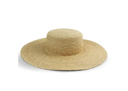 wide brim straw hat
